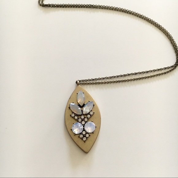 LOFT Jewelry - LOFT pendant necklace